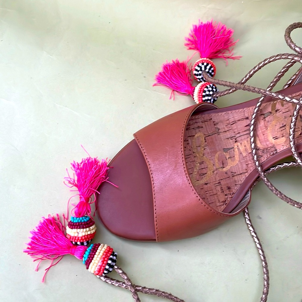 New dark tan Sam Edelman Strappy leather Sandals with Pink Tassels